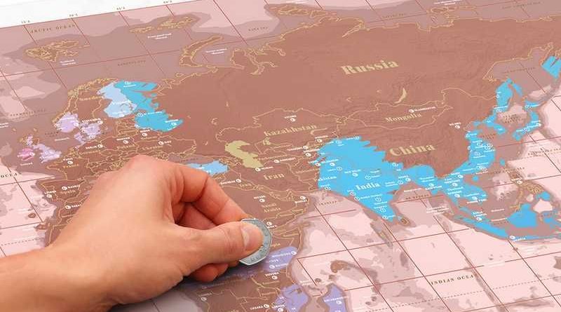 carte du monde à gratter rose doré